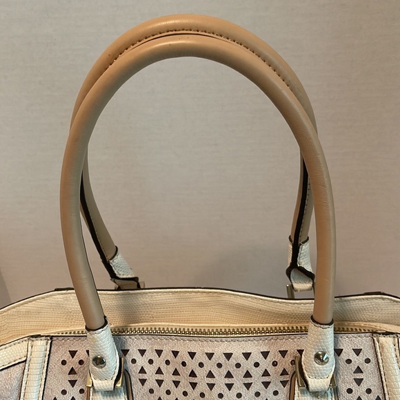 Guess Large Shoulder Handbag - Picture 4 of 14